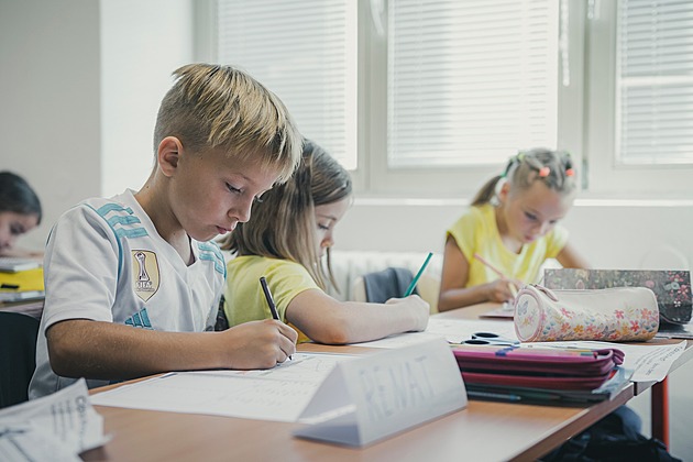 Školní rok 2025/2026: kdy začíná, kdy jsou prázdniny a kolik dnů mají děti volno