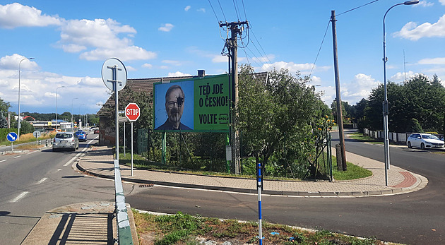 Boj o voliče graduje. V Pardubicích vystoupí Fiala, pár dnů nato Babiš