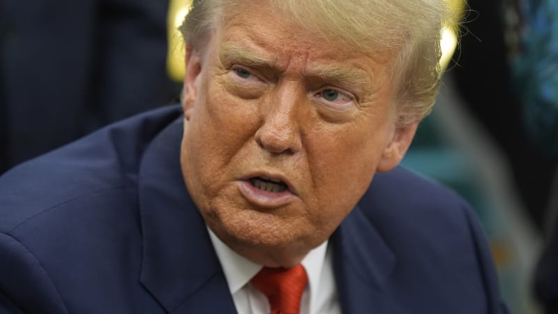 Přestaňte kupovat ruskou ropu, vzkázal Trump evropským lídrům. Financujete válku, dodal