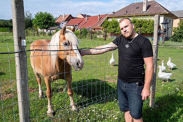 Nadšenec zachránil před zbouráním starý statek, dnes je z něj živnostník roku