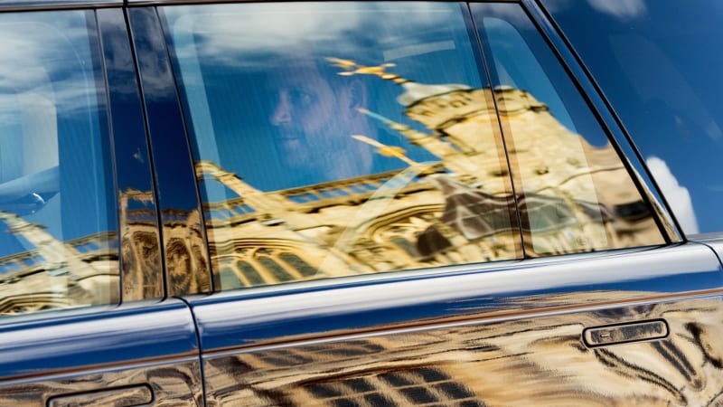 Dojemné gesto prince Harryho: Na výročí smrti Alžběty II. navštívil její hrob ve Windsoru