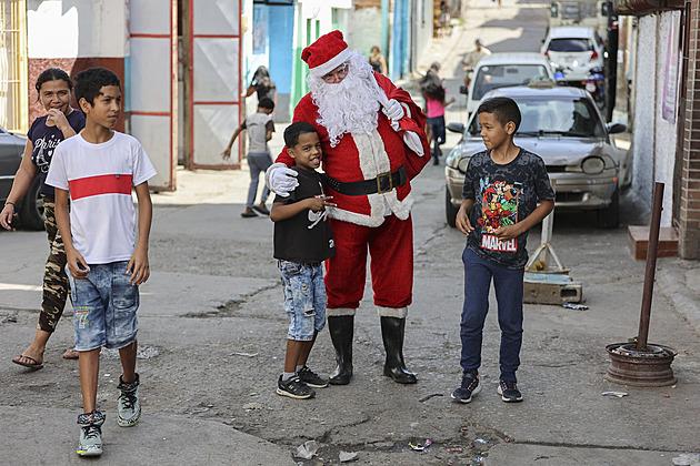 Za tři týdny jsou Vánoce! Maduro je ve Venezuele opět posunul na říjen
