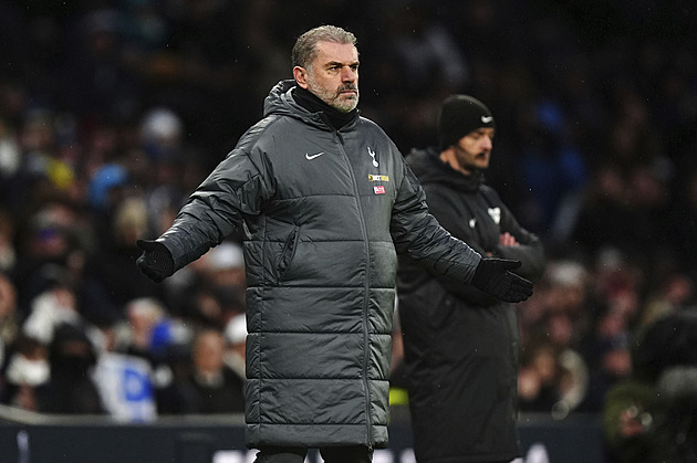 Nuno se rozhádal s výstředním majitelem, v Nottinghamu ho střídá Postecoglou