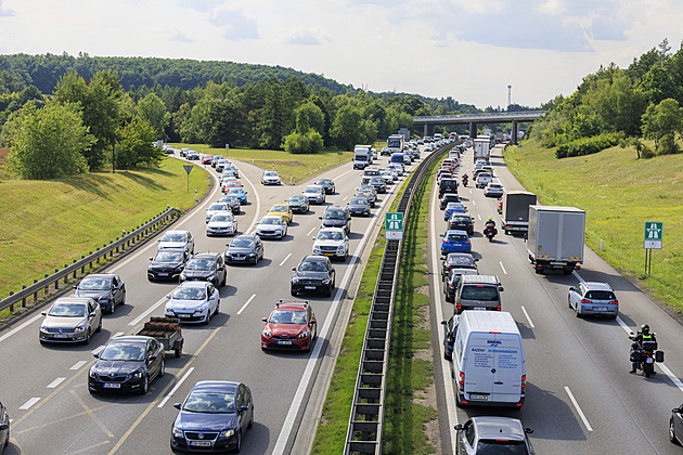 Tisíce aut jezdí po dálnici načerno. Kamery neumí pokutovat řidiče bez známky