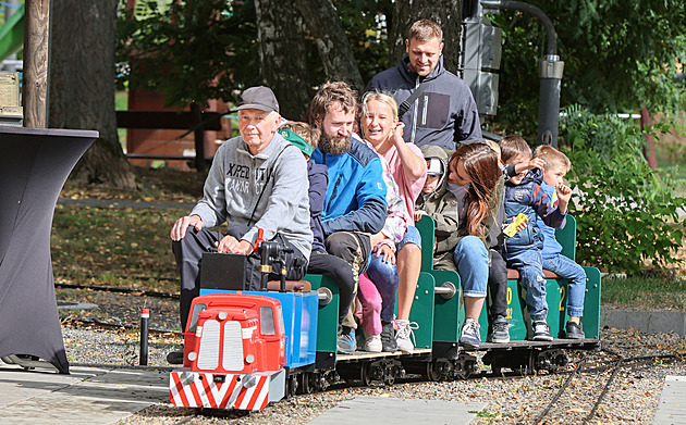 Prasátko uveze vagony s dětmi i dospělými, trať chtějí ještě prodloužit