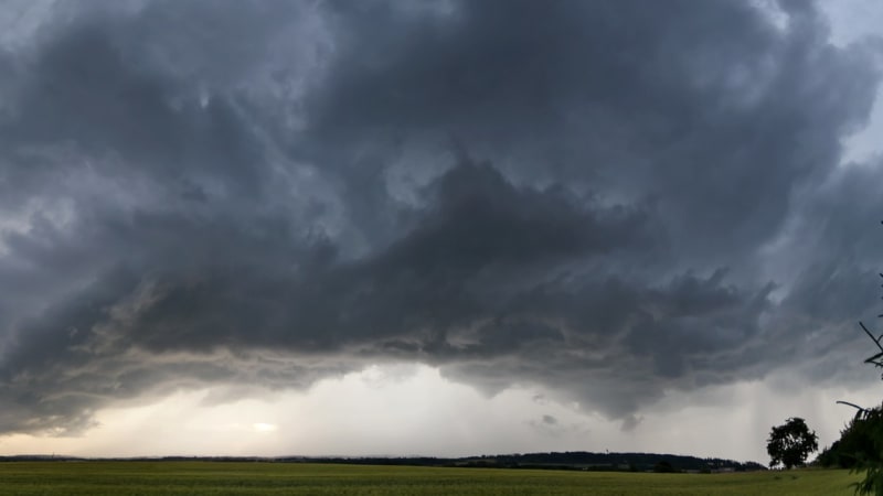 Sledujte RADAR: Česko čeká déšť a bouřky, o víkendu se počasí rázně změní