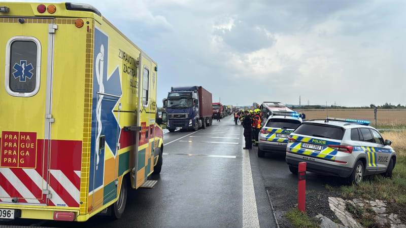 Tragická havárie na Sokolovsku:  Muž zemřel v nemocnici, dvě ženy jsou vážně zraněny