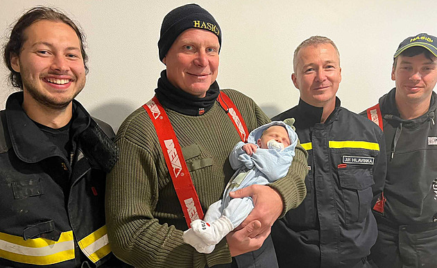 Cesta do města zmizela, marně čekala na vrtulník. Jeseničtí líčí porody při povodni