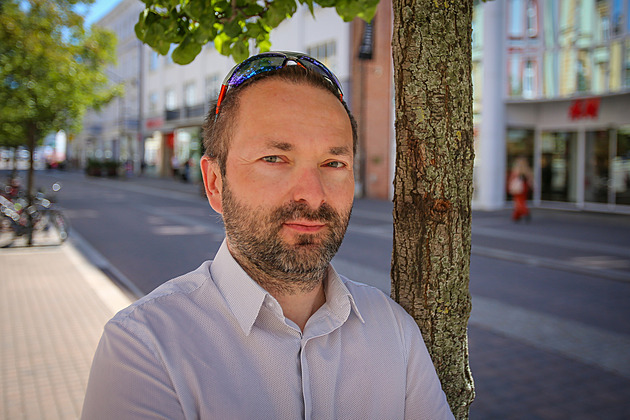 Chci být ministrem školství, říká jihočeský lídr Motoristů a bývalý šéf Cermatu