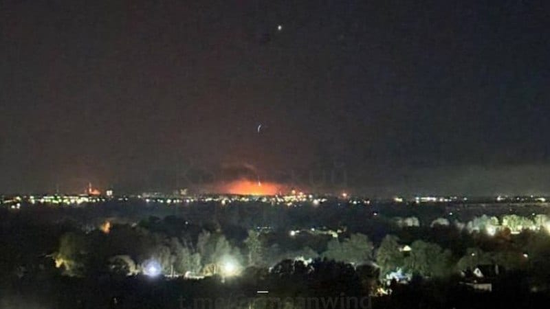 Mohutné exploze po útocích v hloubi Ruska. Videa rafinerií v plamenech zaplavila sociální sítě