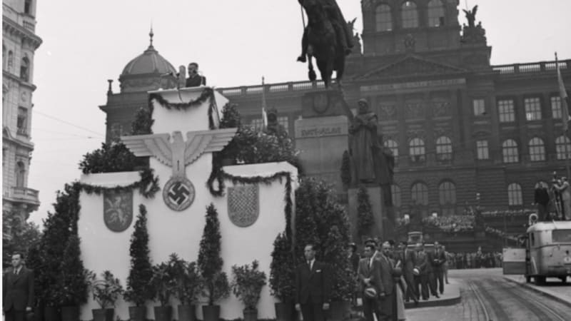 ROZHOVOR: Ve jménu sv. Václava chtěli Češi bojovat i za Hitlera, připomíná historik
