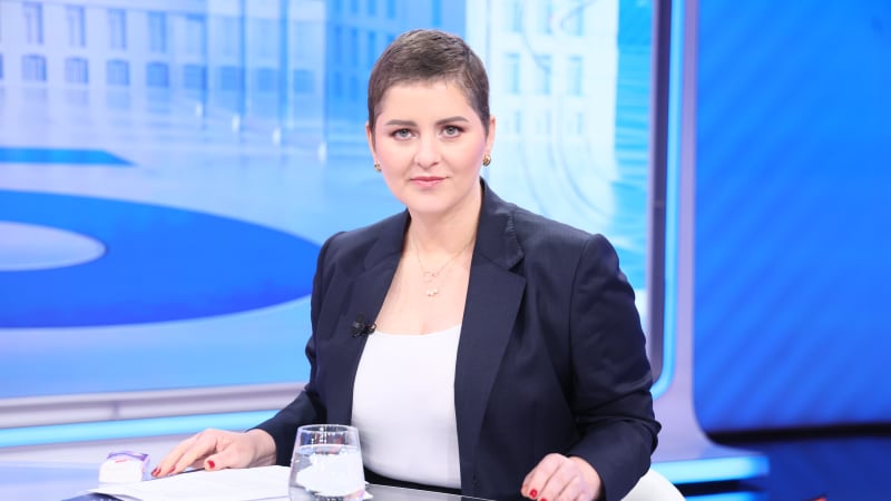 Maláčová odložila paruku. V Partii se poprvé od léčby objevila s krátkým sestřihem