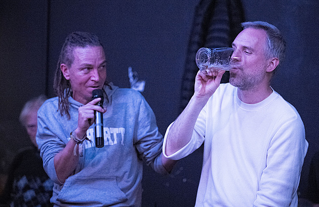 Volby 2025 ONLINE: Pivař Hřib, Babišův bekhend. I to přinesla letošní kampaň