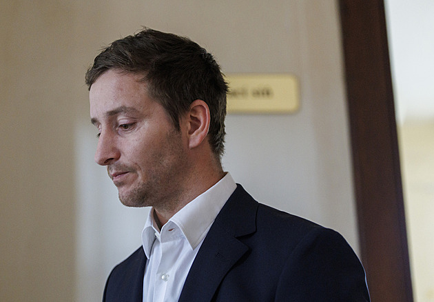 Soud zvýšil trest za divoké ujíždění na sedm let. Řídil kamarád, hájil se šofér