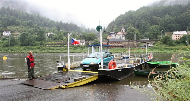 Konečně máme převozníka. Děčín rok hledal firmu pro přívoz v odlehlé čtvrti