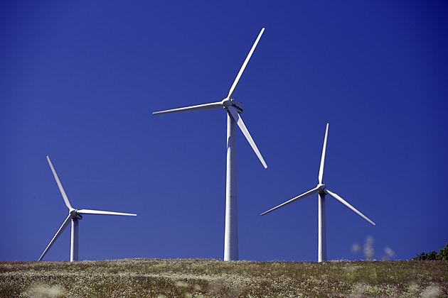 Firma plánuje větrné elektrárny u Hořic. Způsobují hluk jako šumění lesa, tvrdí