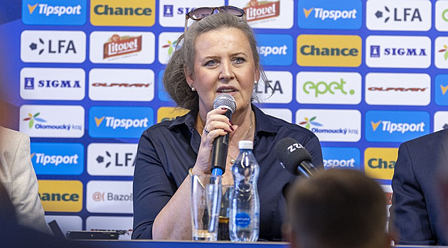 Olomouc bude mít první primátorku, nového poslance Žbánka vystřídá Ferancová