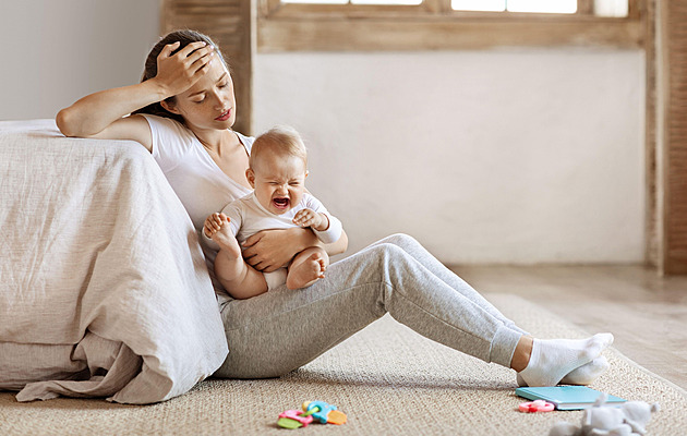 Každá žena může zažít poporodní depresi. Poznejte včas varovné příznaky