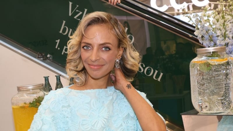 Nemocná zpěvačka Konvičková si plní sny. Slzím dojetím, řekla po vymodlené návštěvě exotiky