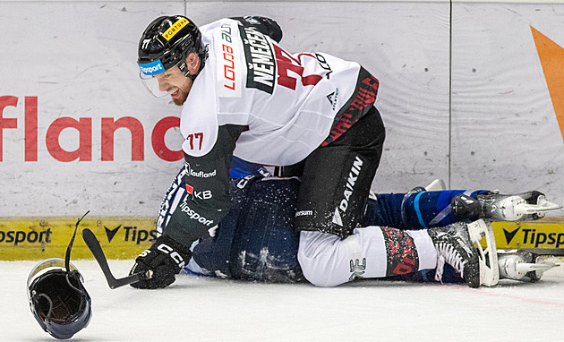 Němeček vyfasoval za faul nejvyšší trest v dosavadním průběhu extraligy
