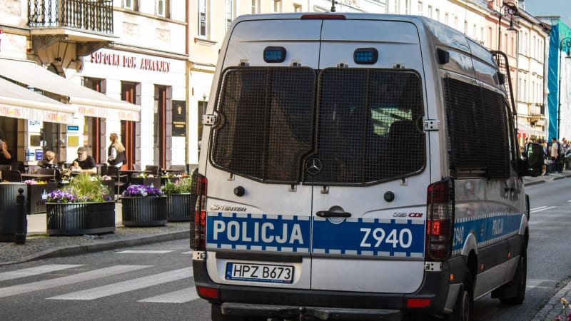 Žák na polské škole zbil 62letou učitelku, skončila v nemocnici. Ředitelka se mladíka zastala