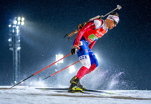 Biatlon ONLINE: Vytrvalostní závod mužů v Östersundu. Zaútočí Češi na top desítku?