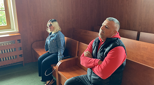 Limberského nabourané bentley opět u soudu. Advokát ironicky odmítl závěry znalců