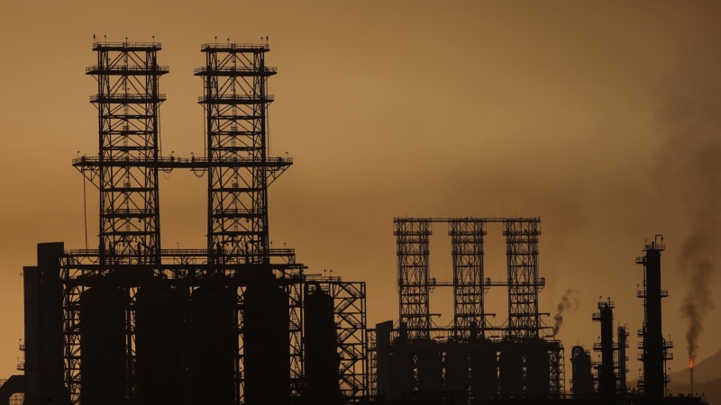 USA daly zelenou prodeji venezuelské ropy na Kubu. Mají ale zásadní podmínku vůči režimu