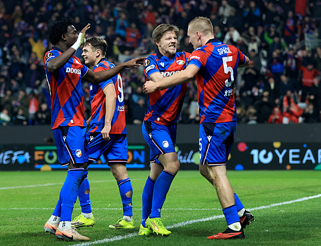 ONLINE: Plzeň - Panathinaikos 1:1, hosté dohrávali v deseti, rozhodují penalty