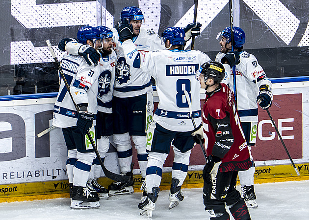 Kladno v prodloužení zdolalo Spartu. Na úvod předkola slaví i Třinec, Vary a Kometa