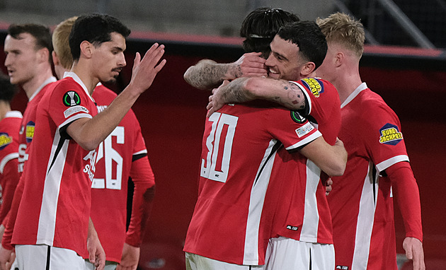 Alkmaar - Sparta 2:1, tyč, břevno, spousta šancí. Hosté byli výrazně horší