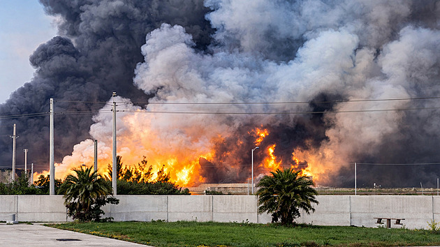 Mluvčí íránských gardistů vyhrožoval útoky na turisty, následně při úderech zahynul
