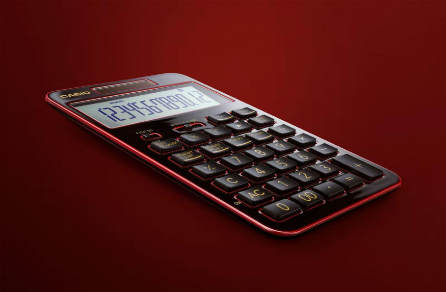 Kalkulačka jako kus umění? Casio vytvořilo matematikův sen, stojí ale majlant