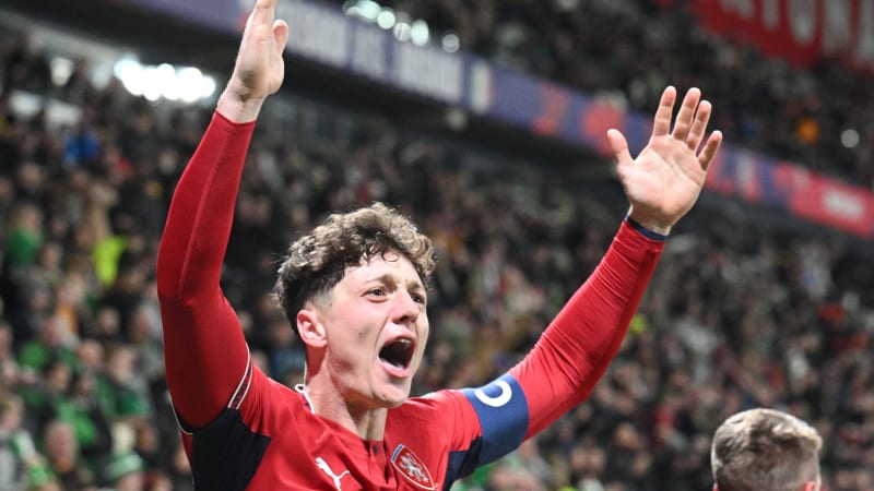 Sen o MS žije! České fotbalisty v baráži vzkřísil Krejčí, hrdina Kovář zachránil penalty