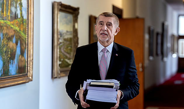 Marže u pohonných hmot jsou nehorázné, říká Babiš. Navrhne jejich zastropování