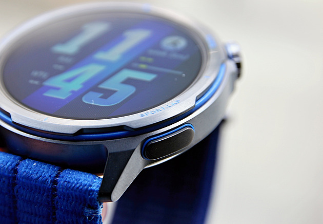 Tyto sportovní chytré hodinky pro běžce překvapí funkcemi i výdrží baterie