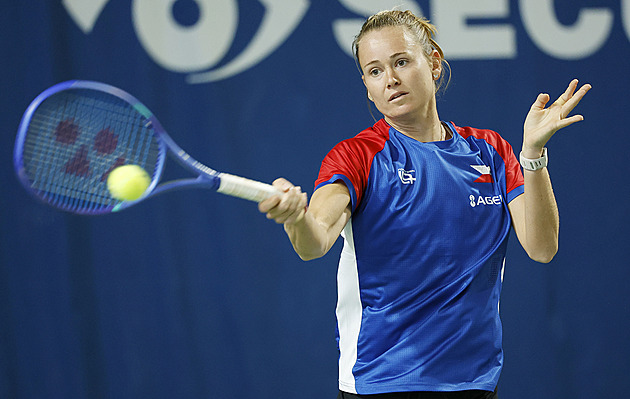 Tenis ONLINE: BJK Cup proti Švýcarkám. Bouzková proti Bencicové nestíhá