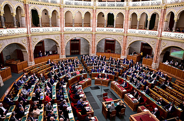 Bude mít Magyar volné ruce? Co znamená ústavní většina v maďarském parlamentu