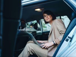 Kdo zaplatí nehodu, když auto řídí samo? Co se změní pro řidiče i pojišťovny