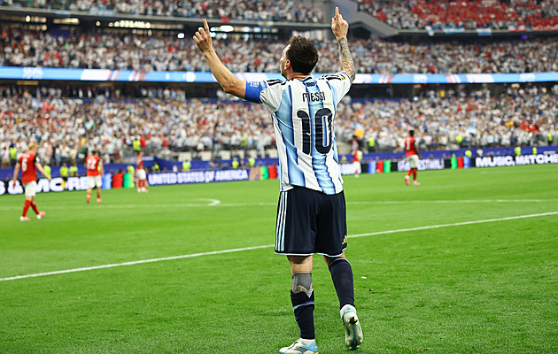 Argentina - Rakousko 2:0, Messiho show, dal oba góly a překonal rekord MS