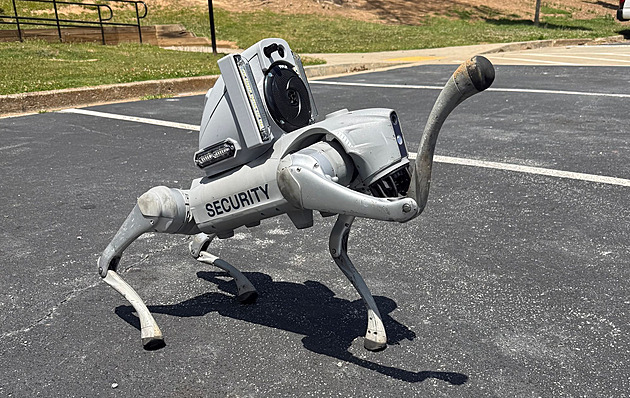 Už i pracovníky ostrahy nahrazují roboti. V Atlantě hlídkují robopsi