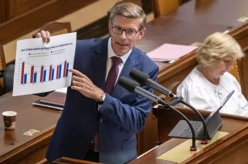 Sněmovna přerušila jednání o novele k rozpočtům, kterou vetoval Pavel